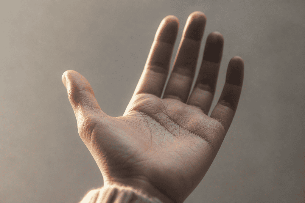 Which Hand Should You Read First? Which Hand Should You Read First?